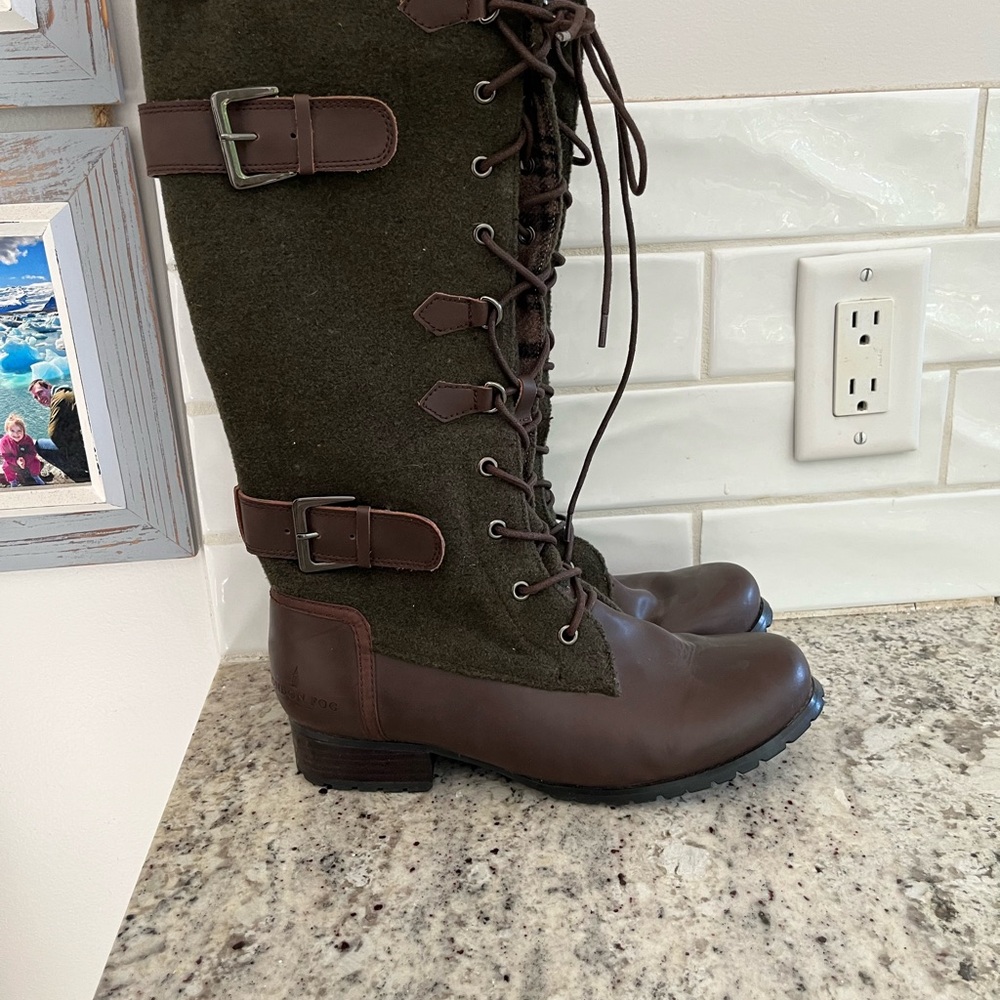 London Fog Brown and Green Lace-Up Boots